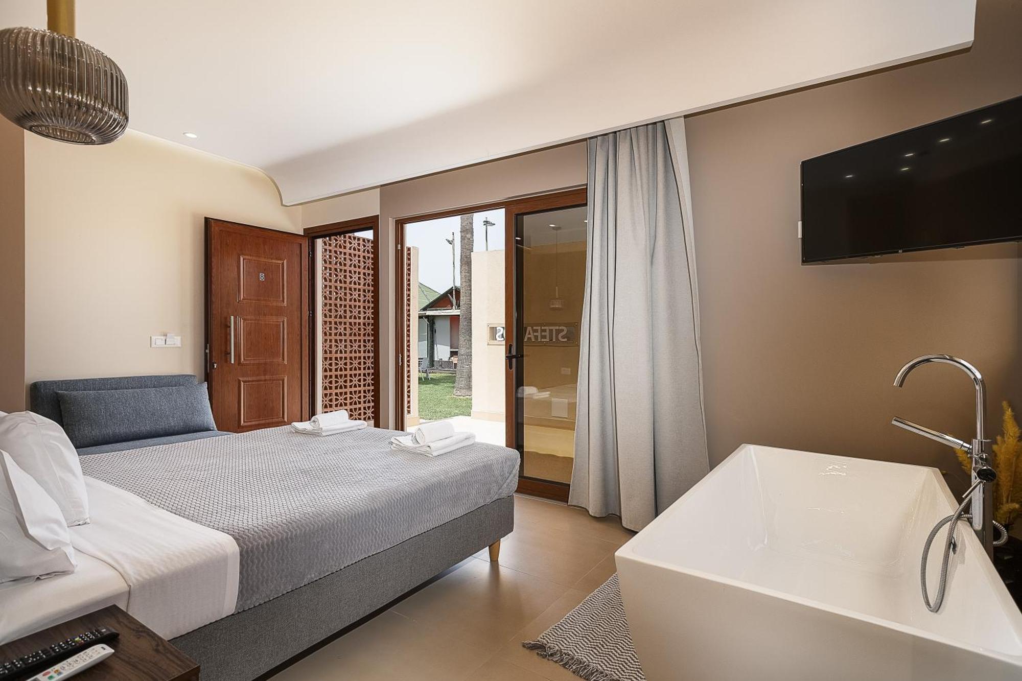 La Palma Beachfront Suites Георгиуполис Экстерьер фото