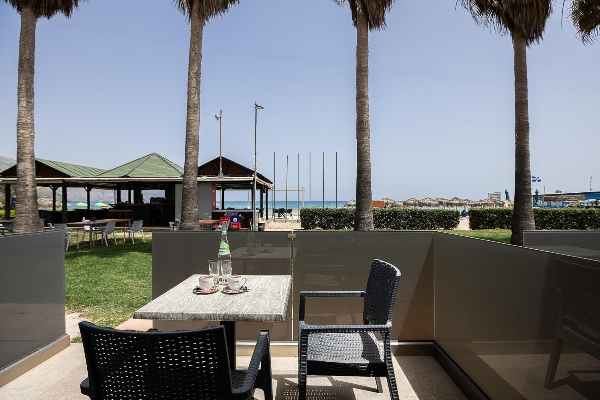 La Palma Beachfront Suites Георгиуполис Экстерьер фото