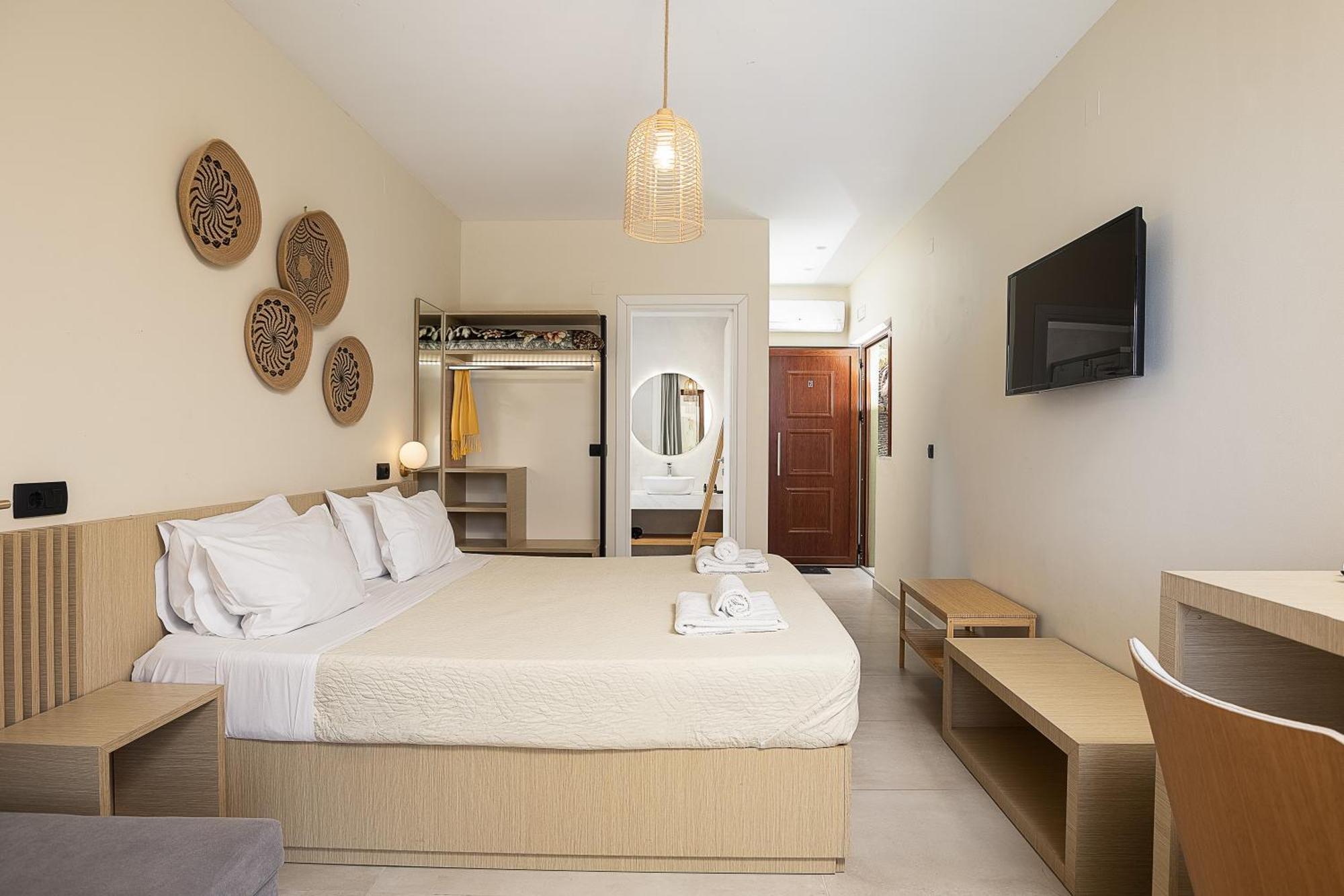 La Palma Beachfront Suites Георгиуполис Экстерьер фото